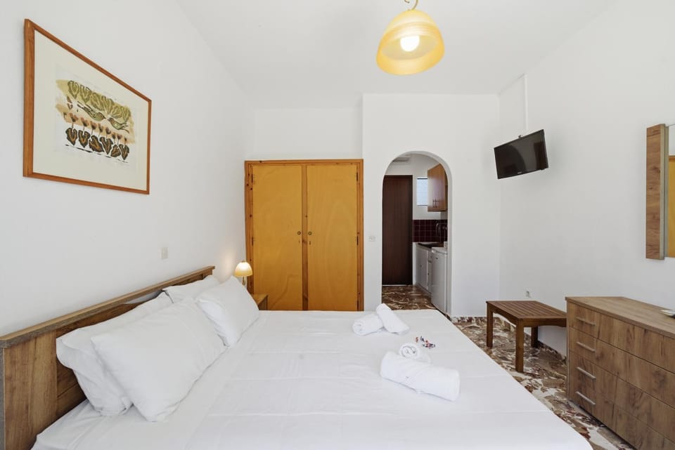 Property building, Living room, Bedroom
