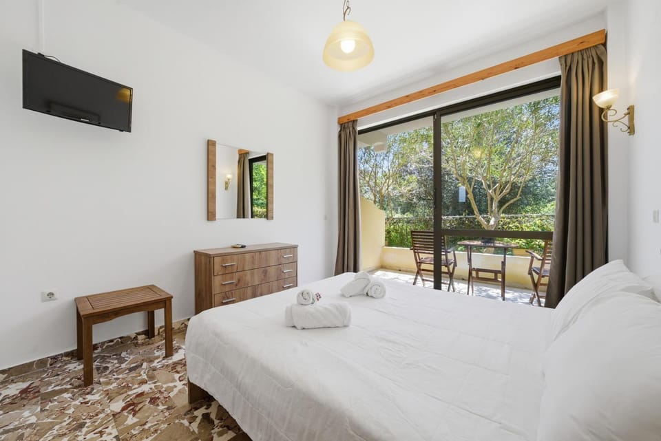 Living room, Bedroom