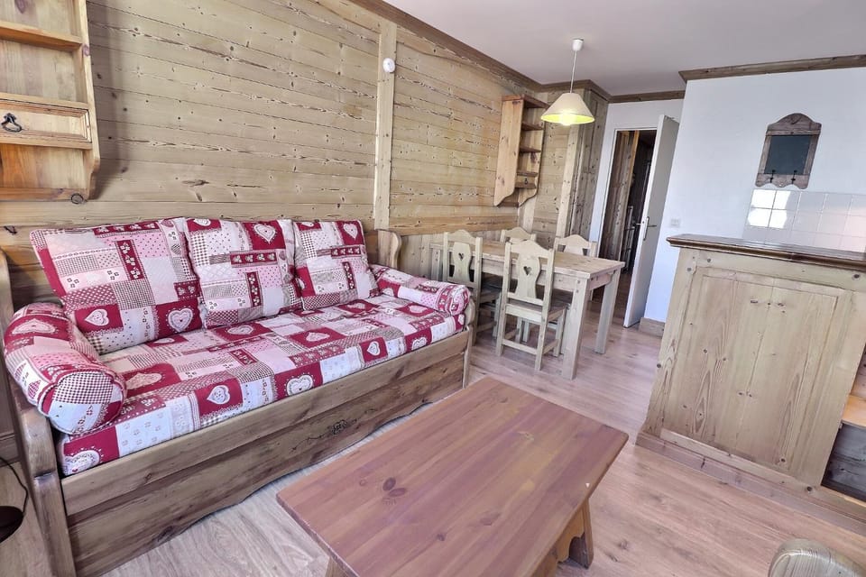 Le Grand Bois Apartment in Les Allues