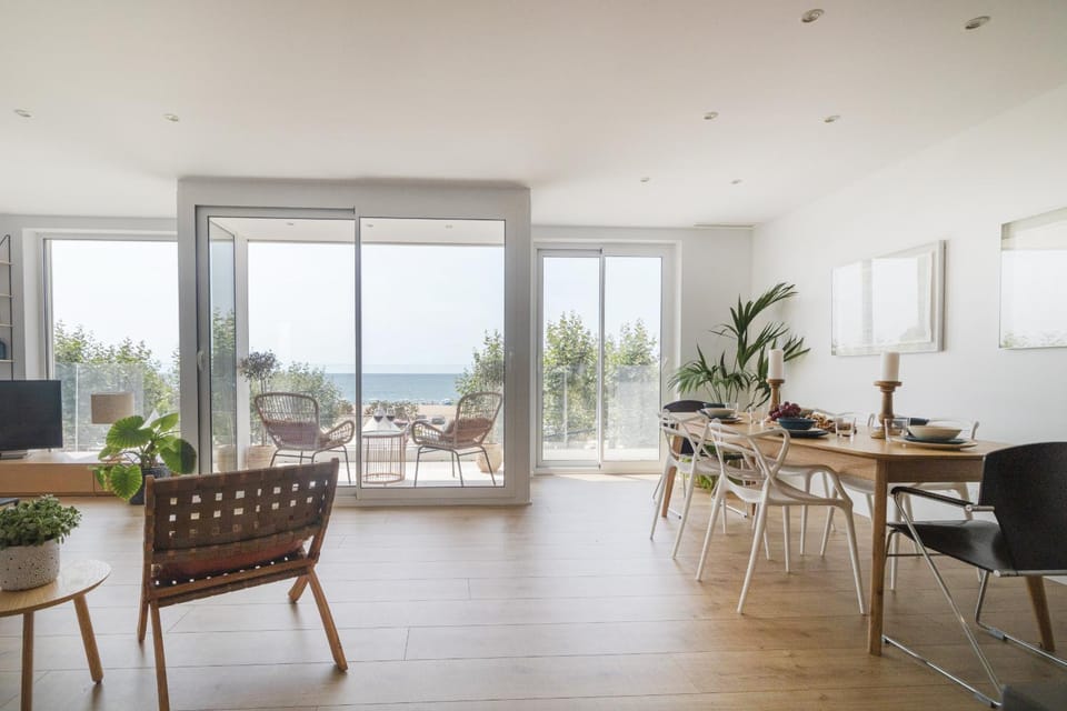 Living room, Dining area, Sea view