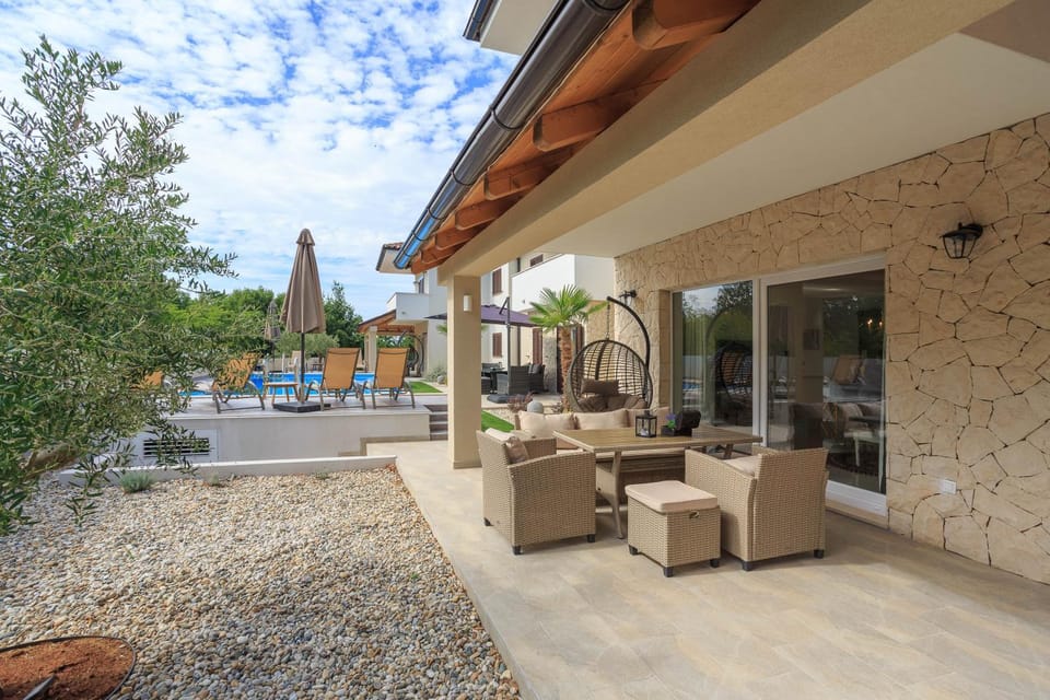 Balcony/Terrace, Balcony/Terrace