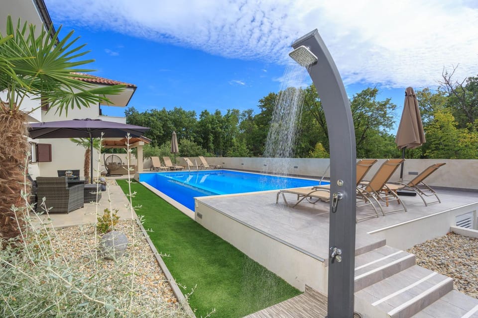 Balcony/Terrace, Swimming pool