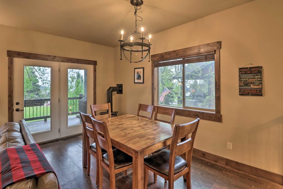 Walkable Bigfork Townhome: Fish, Hike & Ski! House in Bigfork