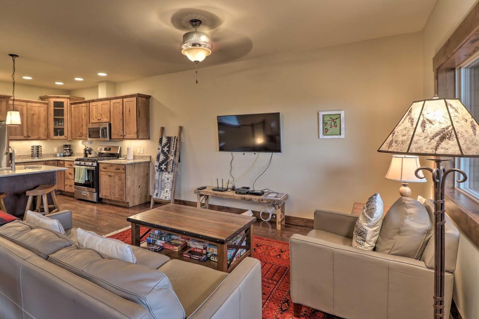 Walkable Bigfork Townhome: Fish, Hike & Ski! House in Bigfork