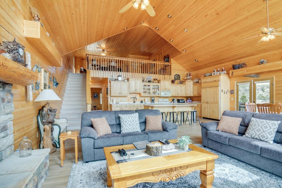 Pet-Friendly Cabin < 1 Mi to Panguitch Lake! Cabin in Utah