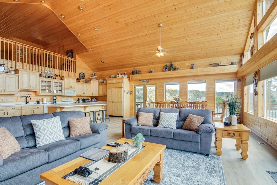 Pet-Friendly Cabin < 1 Mi to Panguitch Lake! Cabin in Utah
