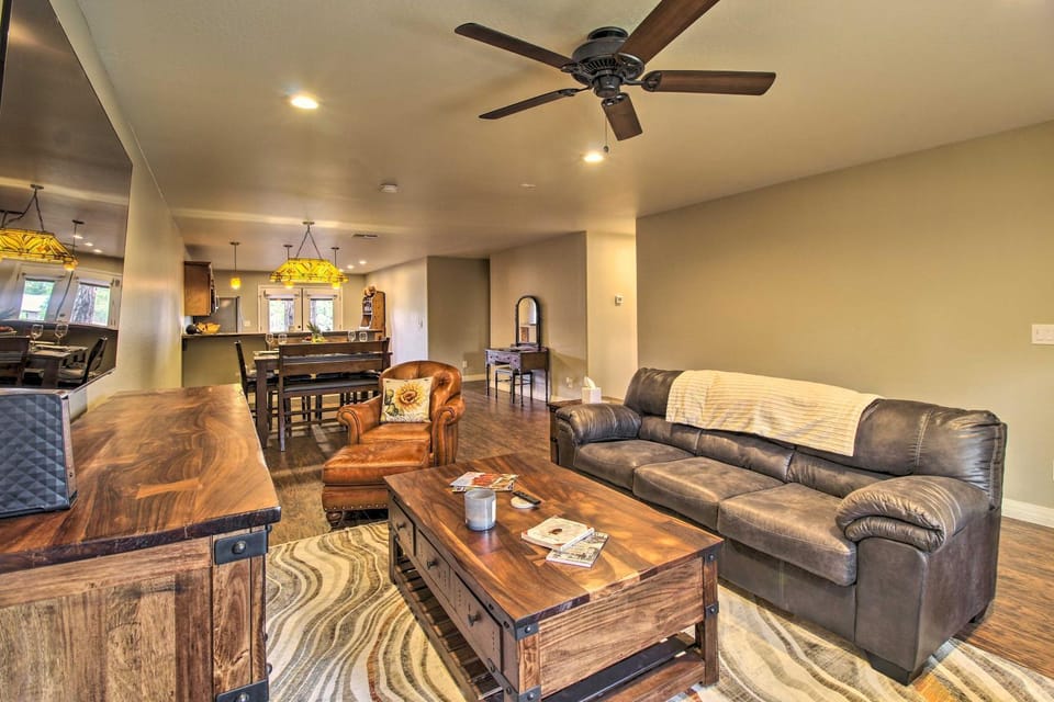 ‘Aspen Retreat’ Rental ~ 2 Mi to Fool Hollow Lake! House in Show Low