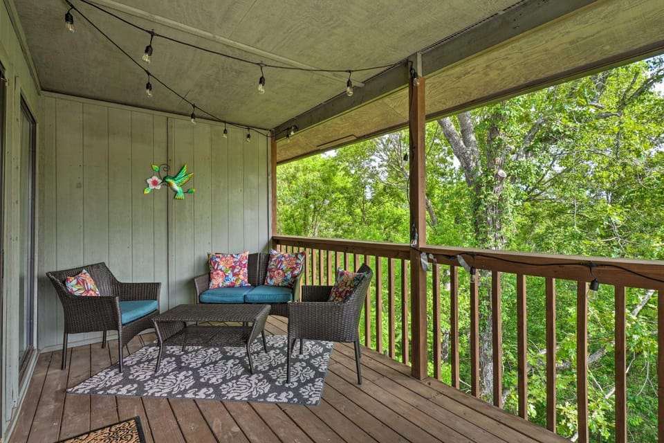 Reeds Spring Condo Near Aquarium at the Boardwalk! House in Table Rock Lake