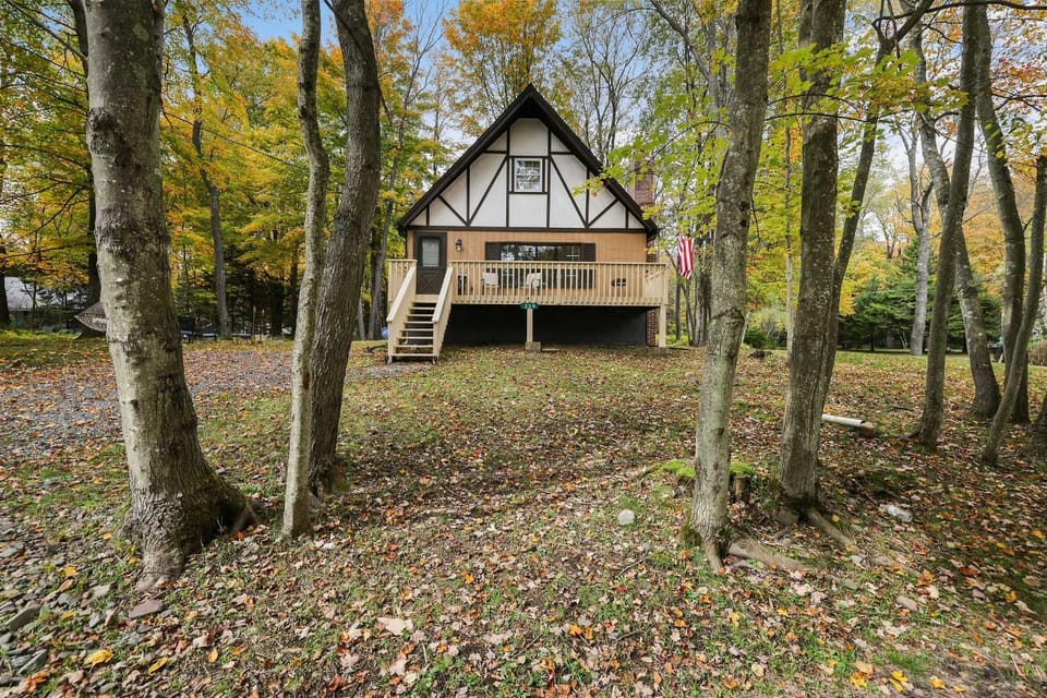 Game Room & Fire Pit: Tree-Lined Pocono Lake Cabin Cabin in Coolbaugh Township