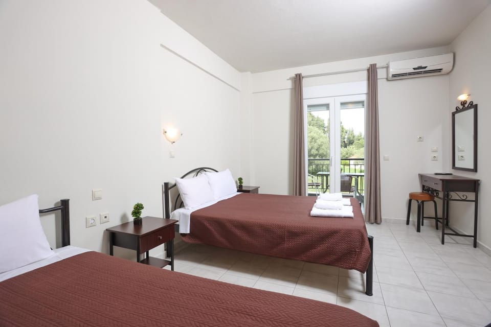 AVRA STUDIOS Apartment hotel in Halkidiki