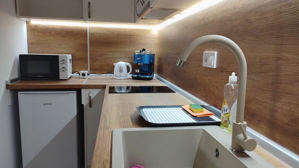 Coffee/tea facilities, Kitchen or kitchenette, microwave