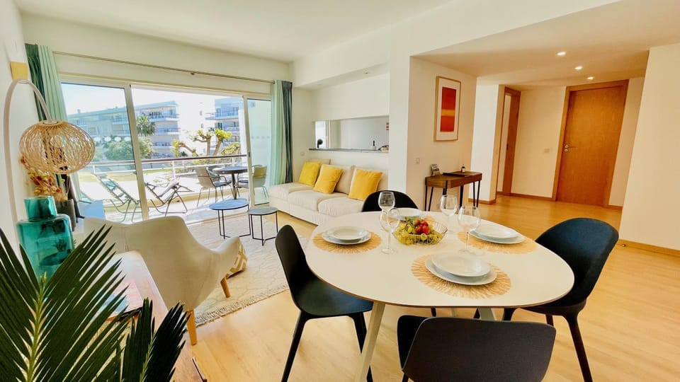 View (from property/room), View (from property/room), Balcony/Terrace, Seating area, Dining area, City view, City view, Garden view, Garden view, Pool view, Pool view