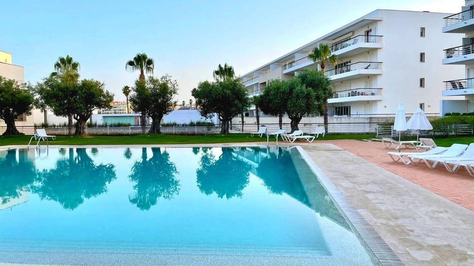 Property building, Garden view, Garden view, Swimming pool