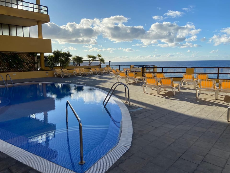 People, People, Sea view, Swimming pool, sunbed