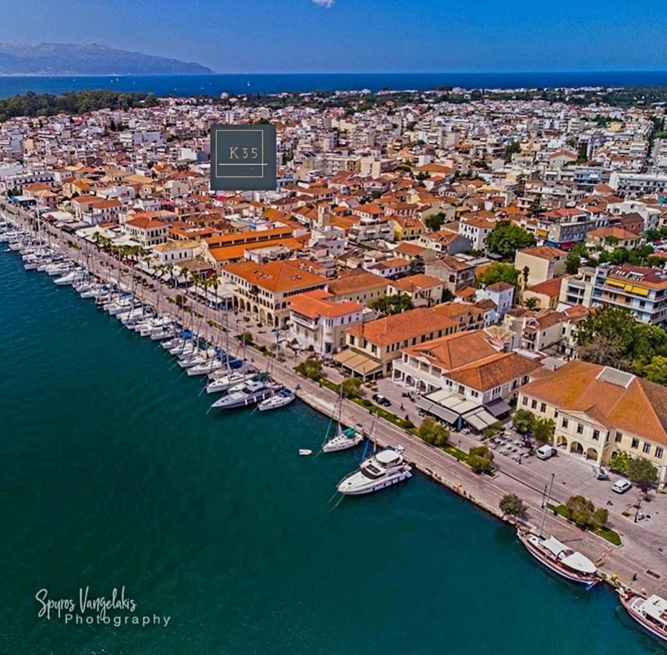 Bird's eye view, Location