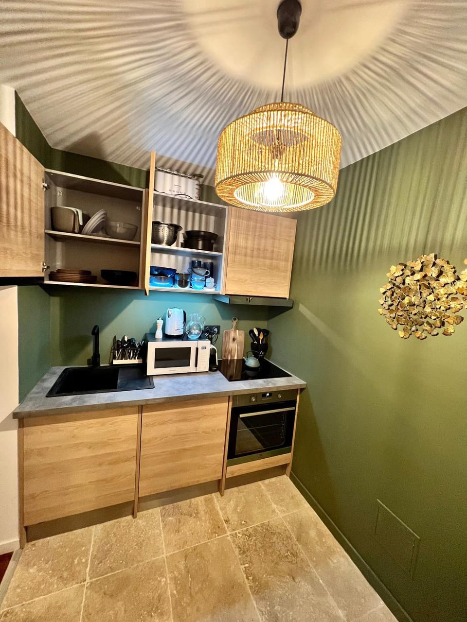 Kitchen or kitchenette