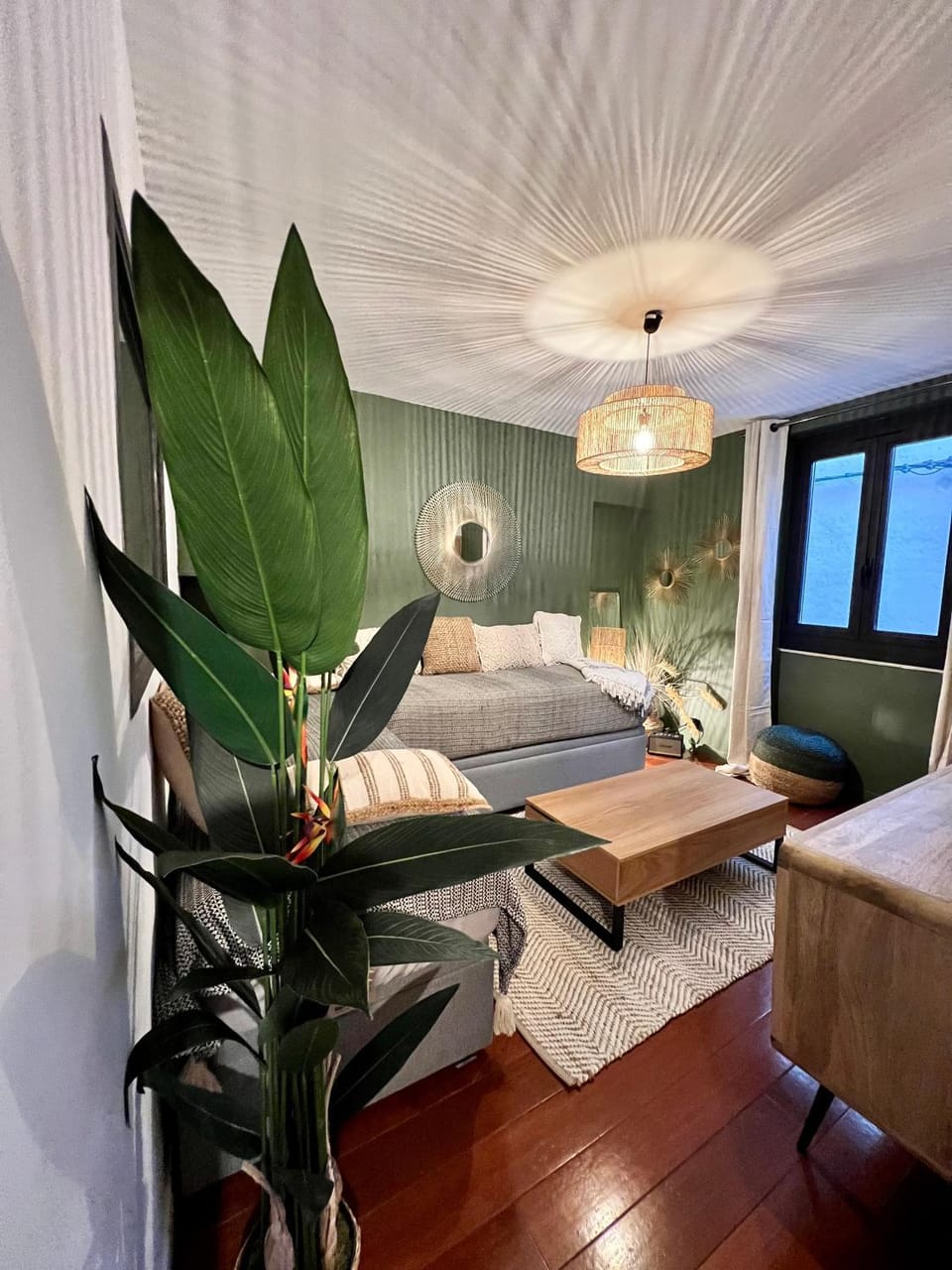 Communal lounge/ TV room, Living room, Seating area