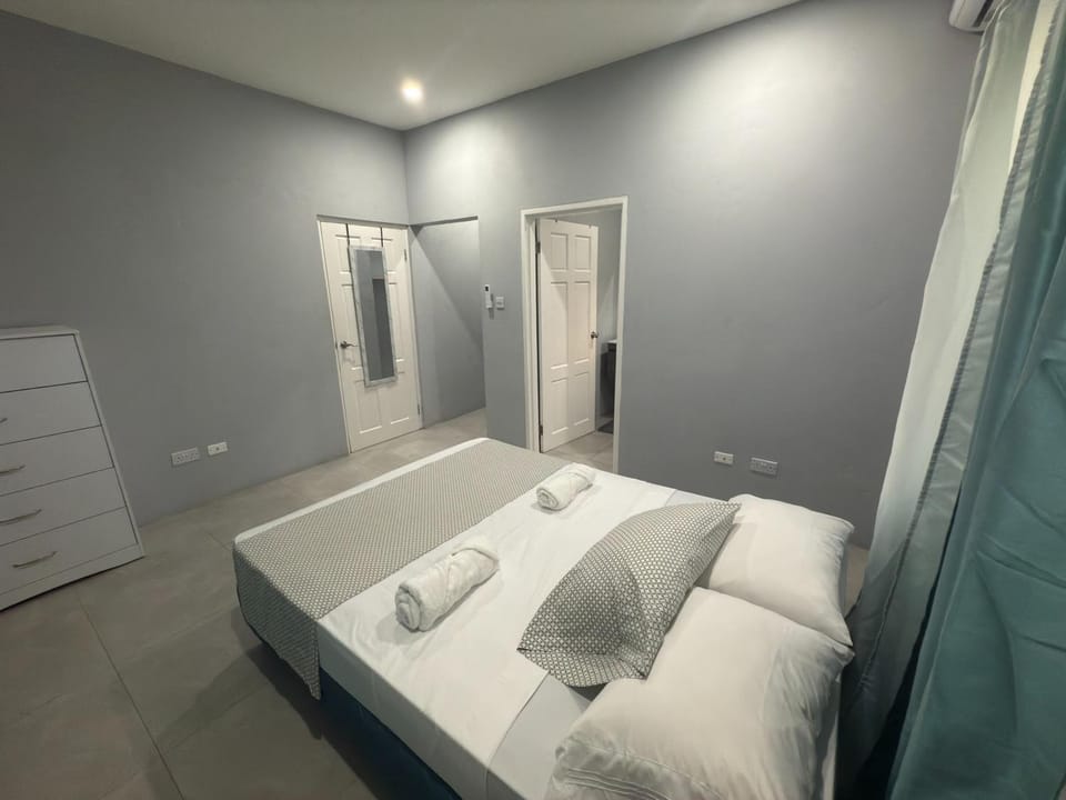 Bed, Bathroom, Bedroom, towels, wardrobe