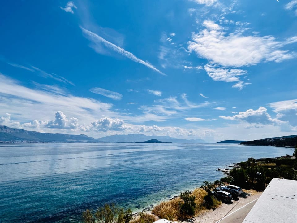 Nearby landmark, Day, Natural landscape, Mountain view, Sea view