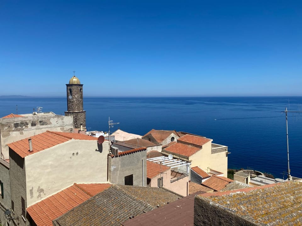 Nearby landmark, Balcony/Terrace, City view, Sea view