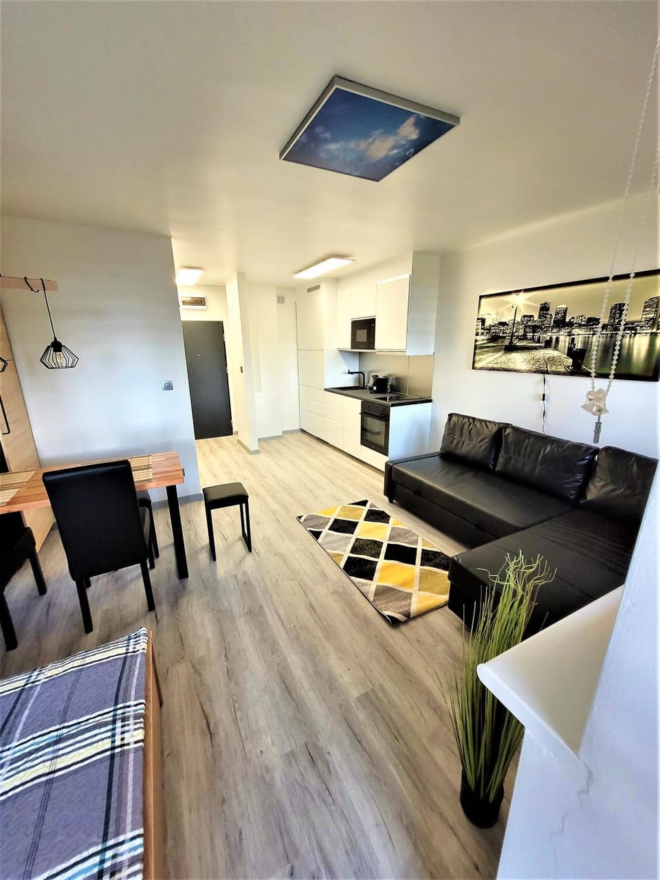 Bed, Kitchen or kitchenette, Photo of the whole room, Seating area, minibar, air conditioner