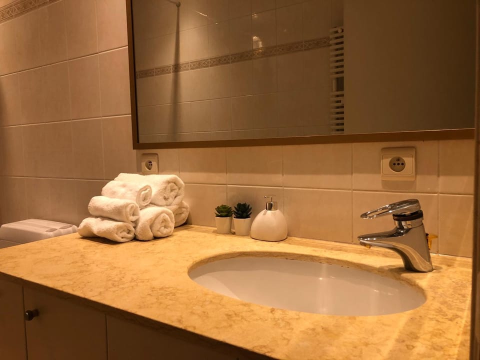lovely two bedroom apartment with free parking Apartment in Antwerp