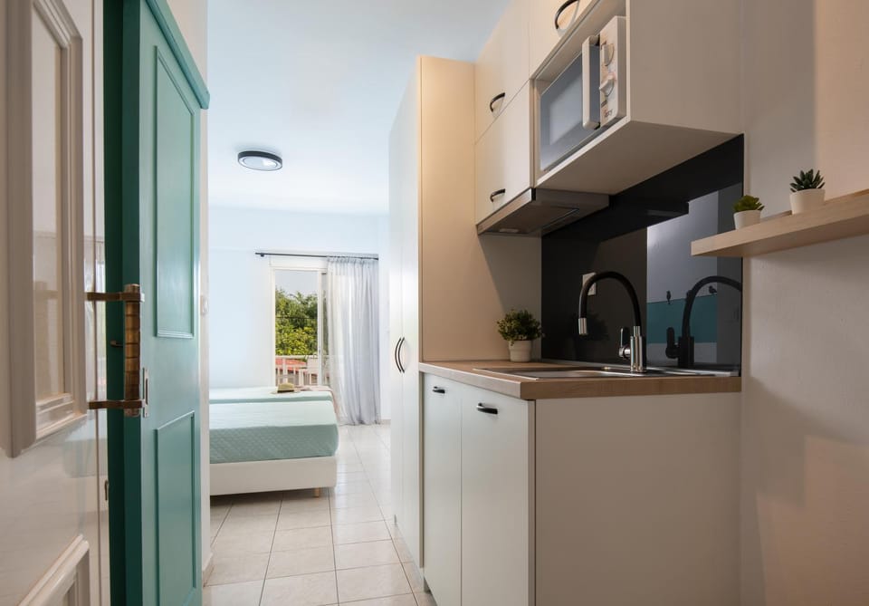 Bed, Balcony/Terrace, Kitchen or kitchenette, Sea view