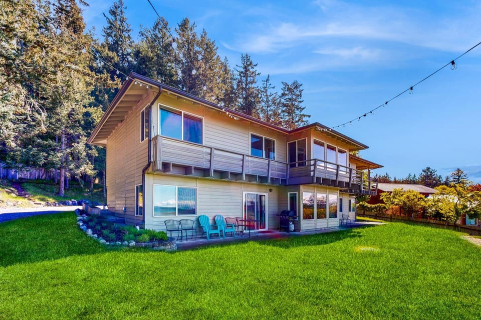 Davis House on the Bay House in Lopez Island