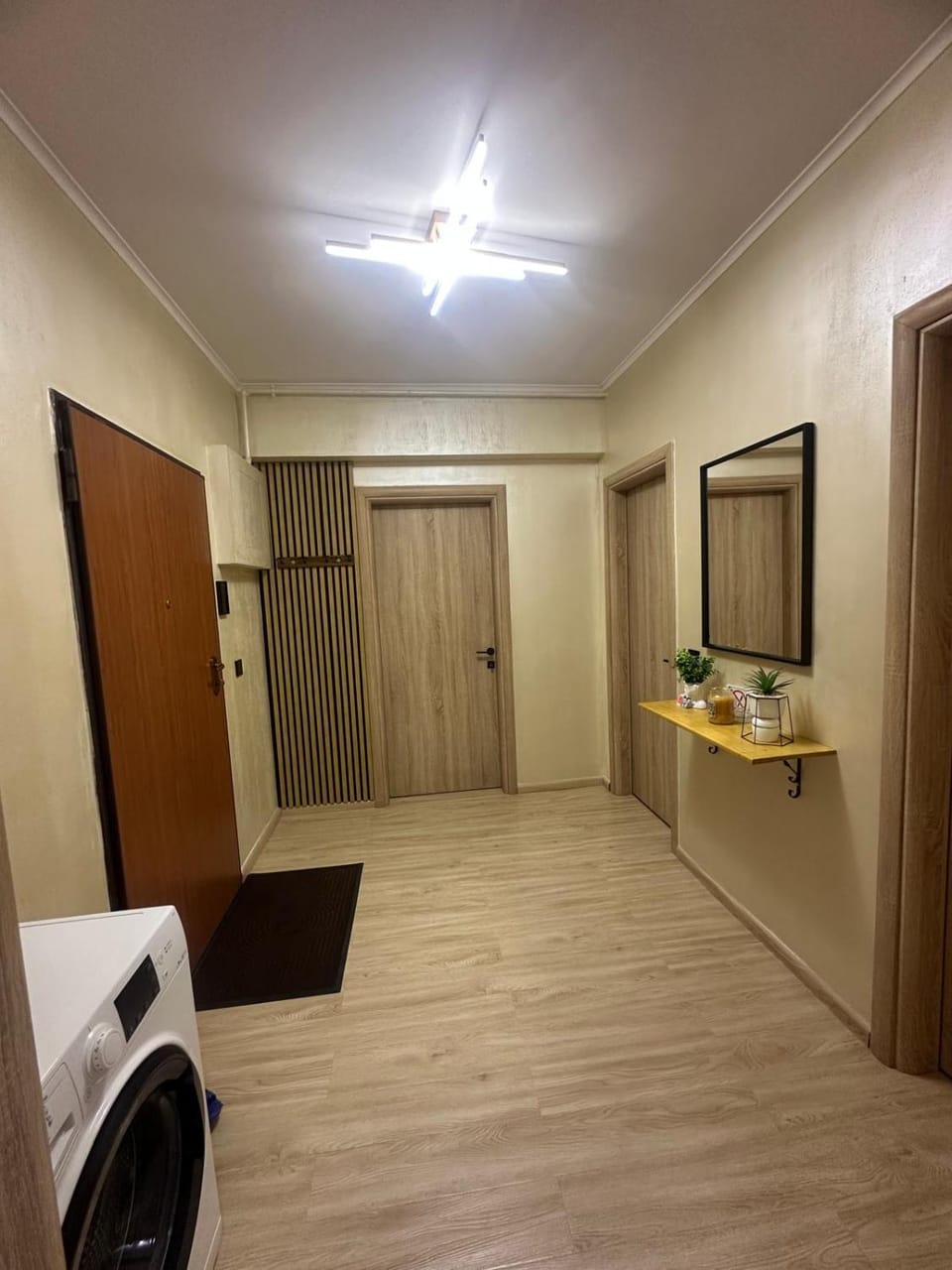 Lobby or reception, wardrobe