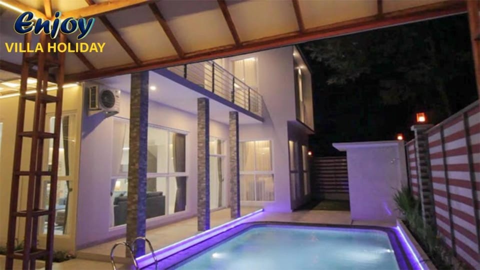 Alulu Luxury Residence - Four Bedroom Villa Villa in West Java