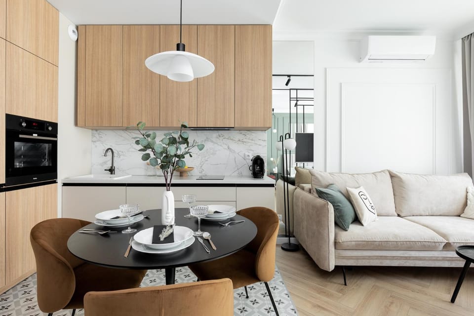 Kitchen or kitchenette, air conditioner