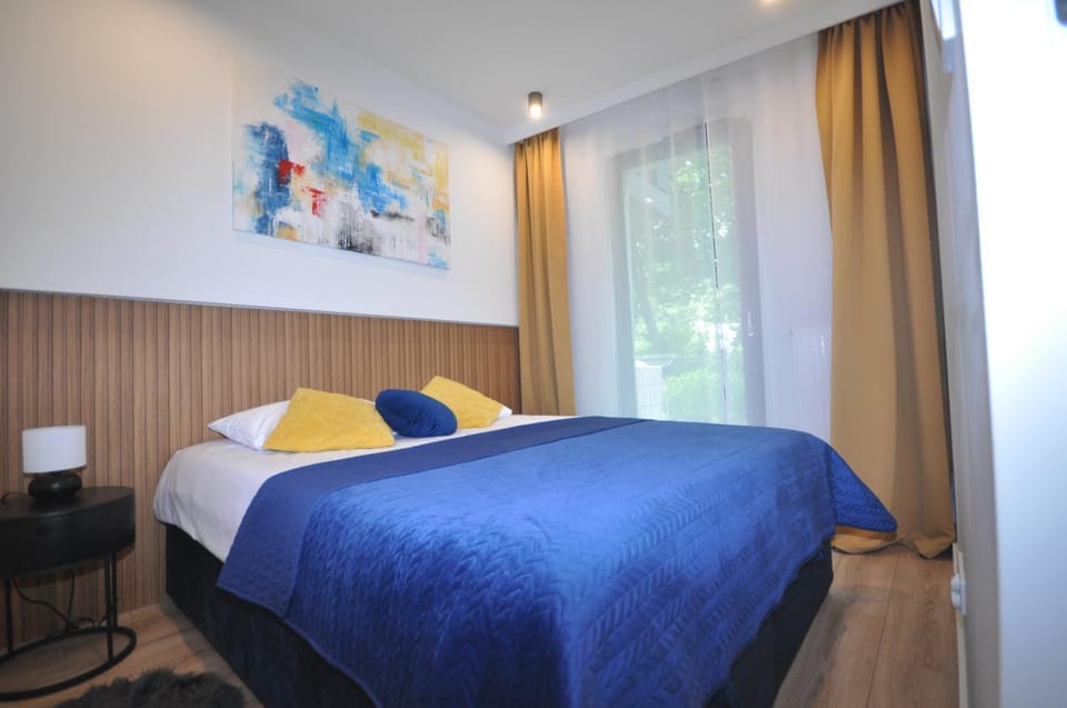Bed, Balcony/Terrace, Bedroom