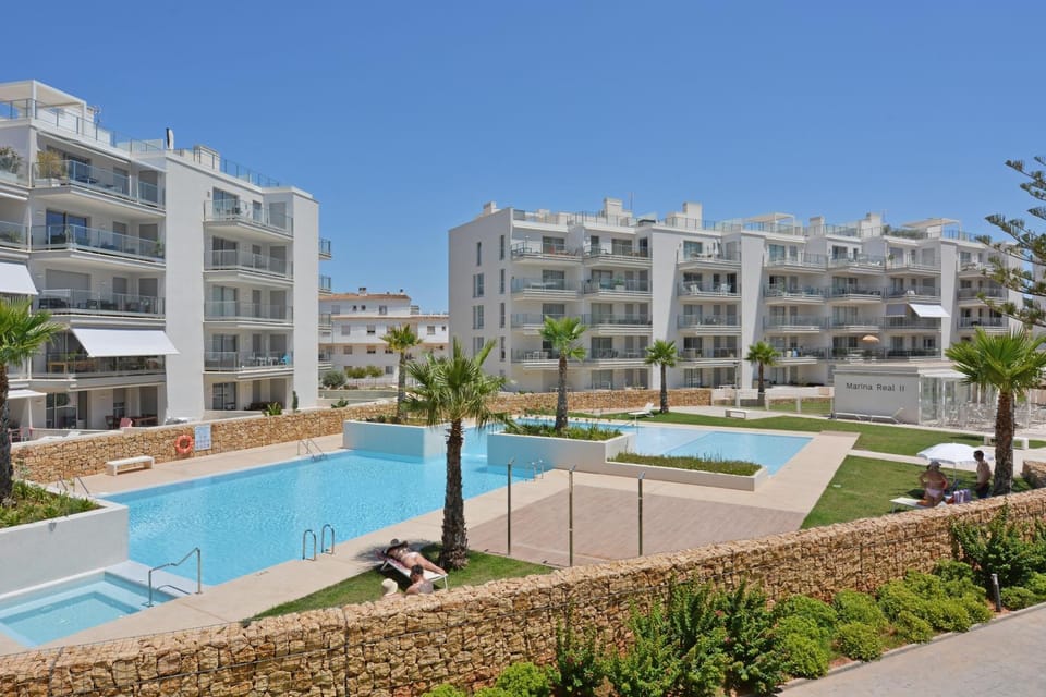 Property building, Pool view, Swimming pool