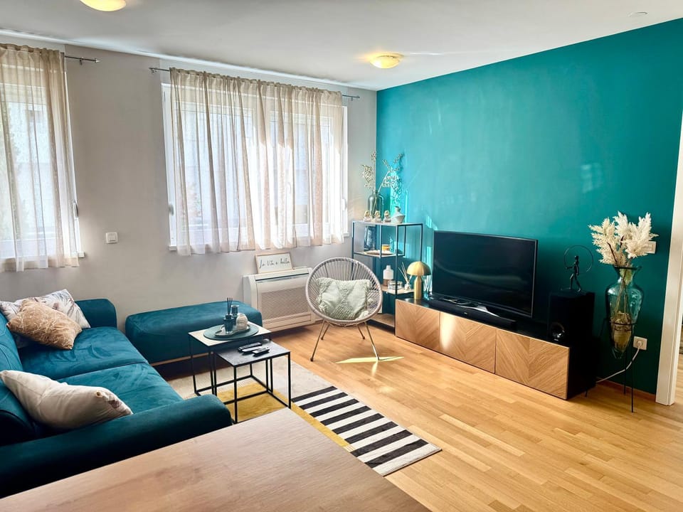 Cozy apartment on top location with private parking Apartment in Zadar