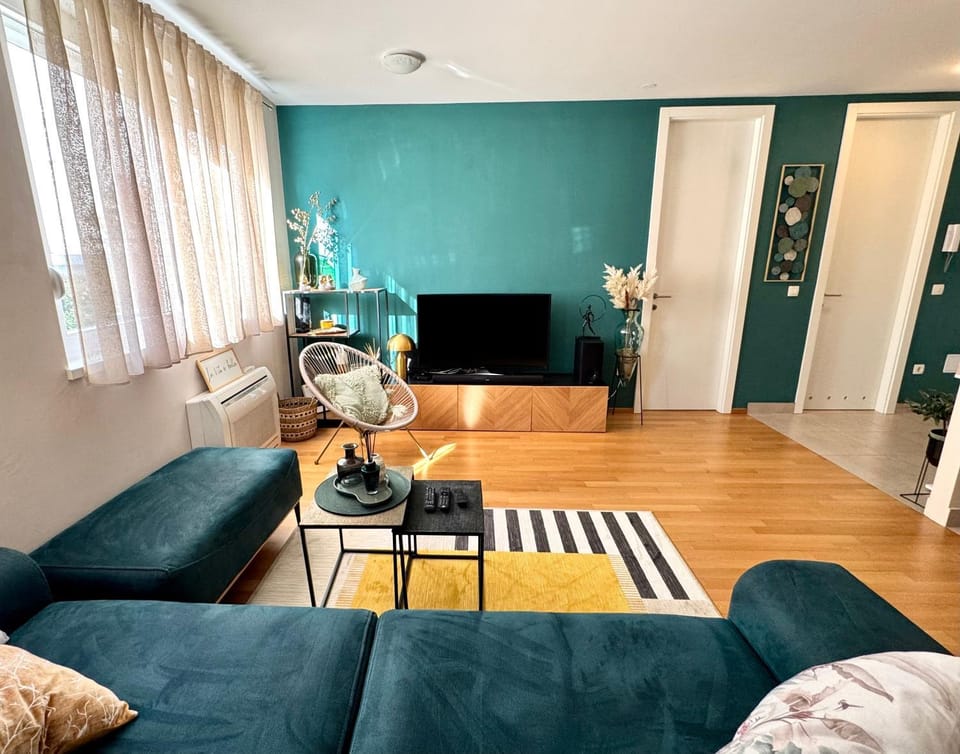 Cozy apartment on top location with private parking Apartment in Zadar