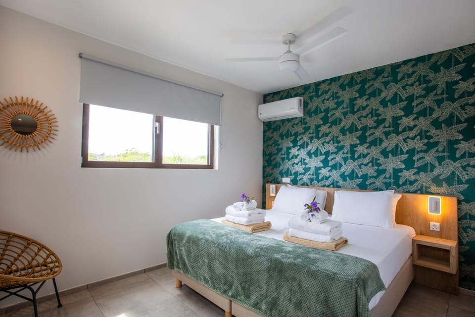 Bed, Bedroom, air conditioner