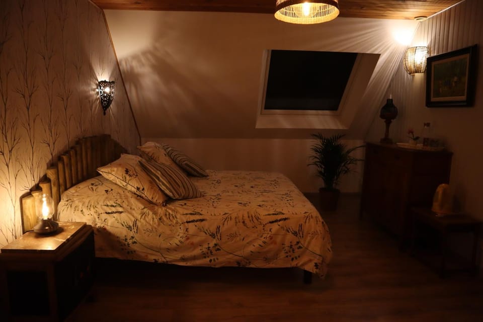 Bed, Photo of the whole room, Bedroom