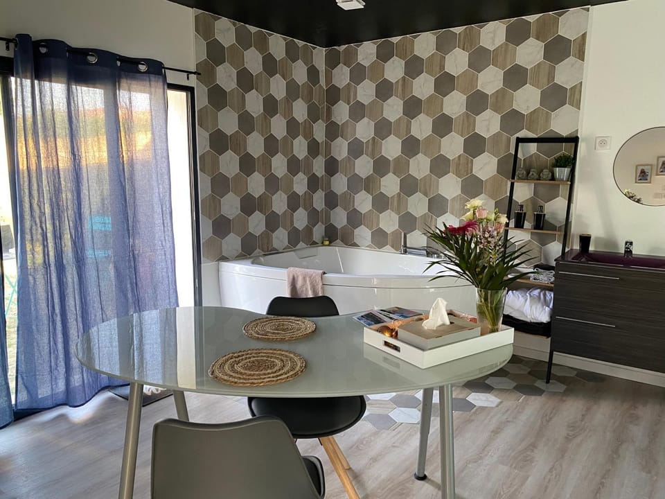 Le petit nous- Gîte cosy avec jacuzzi en Anjou House in Pays de la Loire