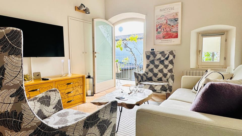 TV and multimedia, Balcony/Terrace, Seating area
