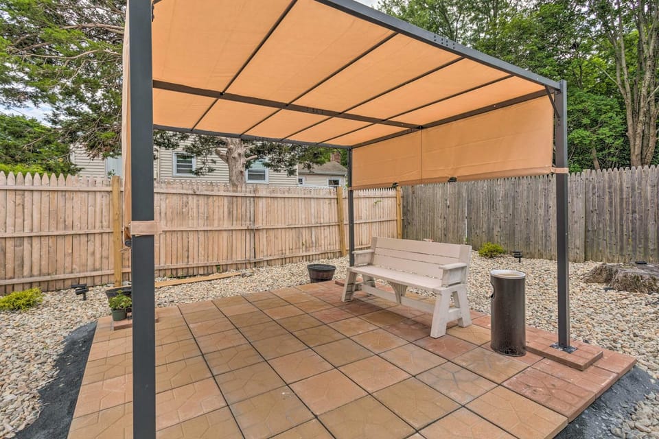 Downtown Brockton Apt < 1 Mi to Local Dining Apartment in Brockton