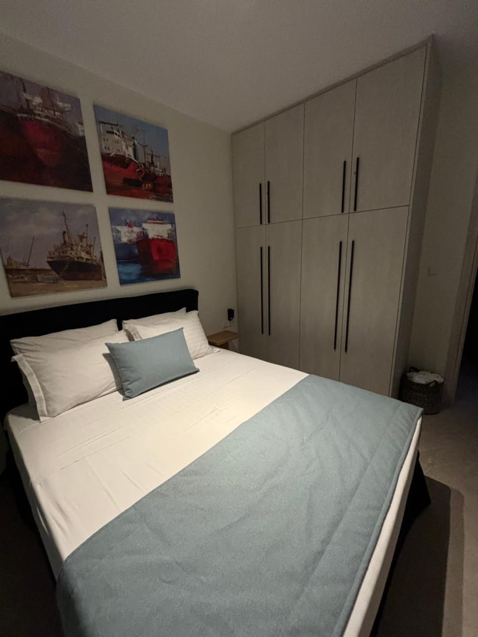 Bedroom, wardrobe