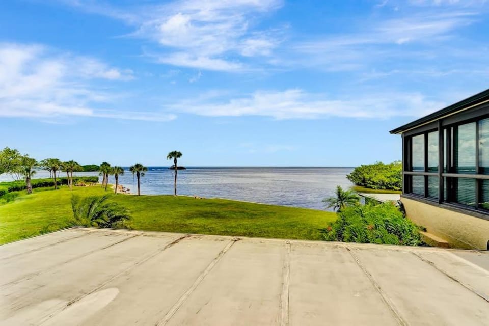 South Shore Sunset House in Burnt Store Marina