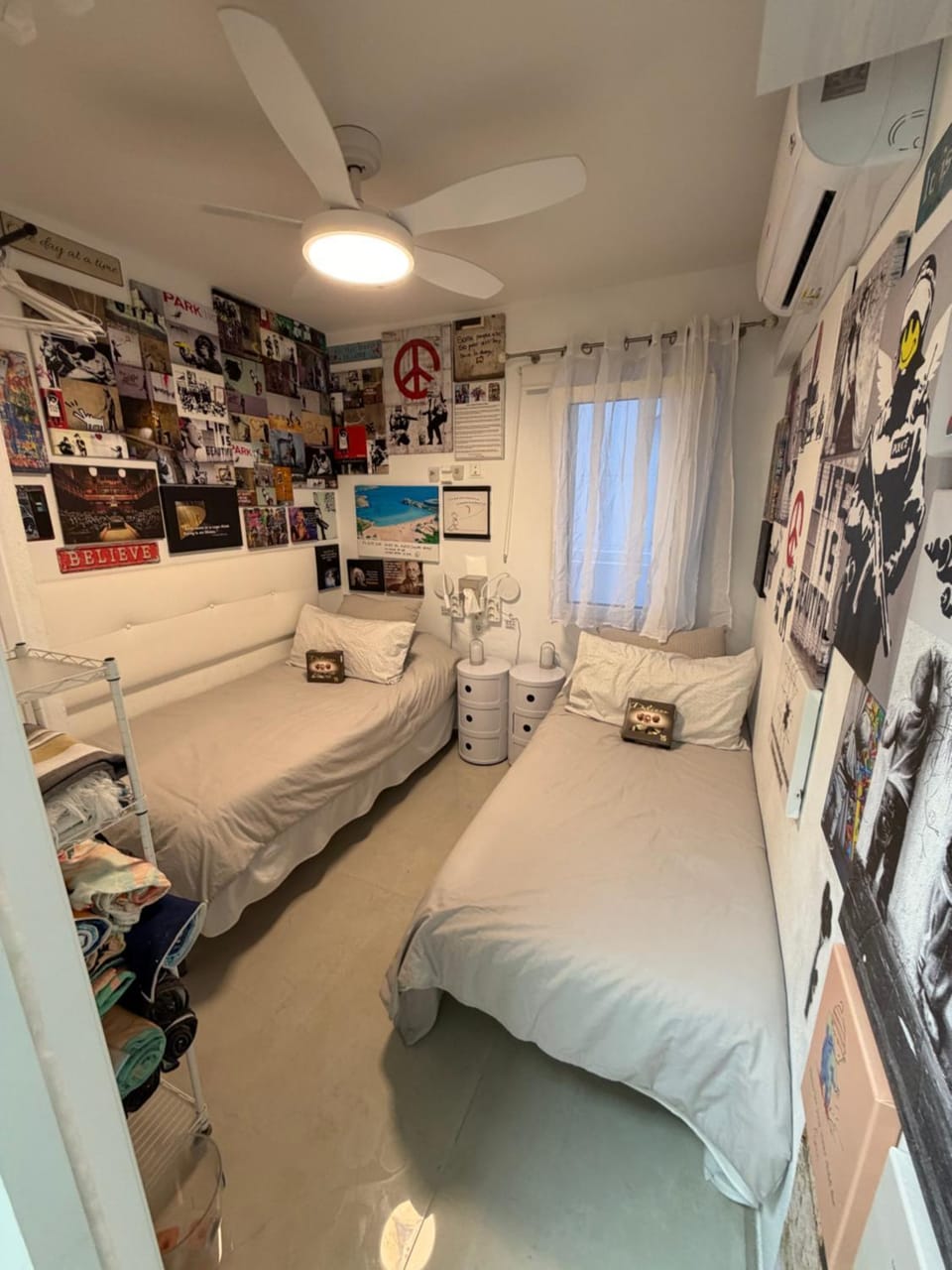 Bedroom, air conditioner