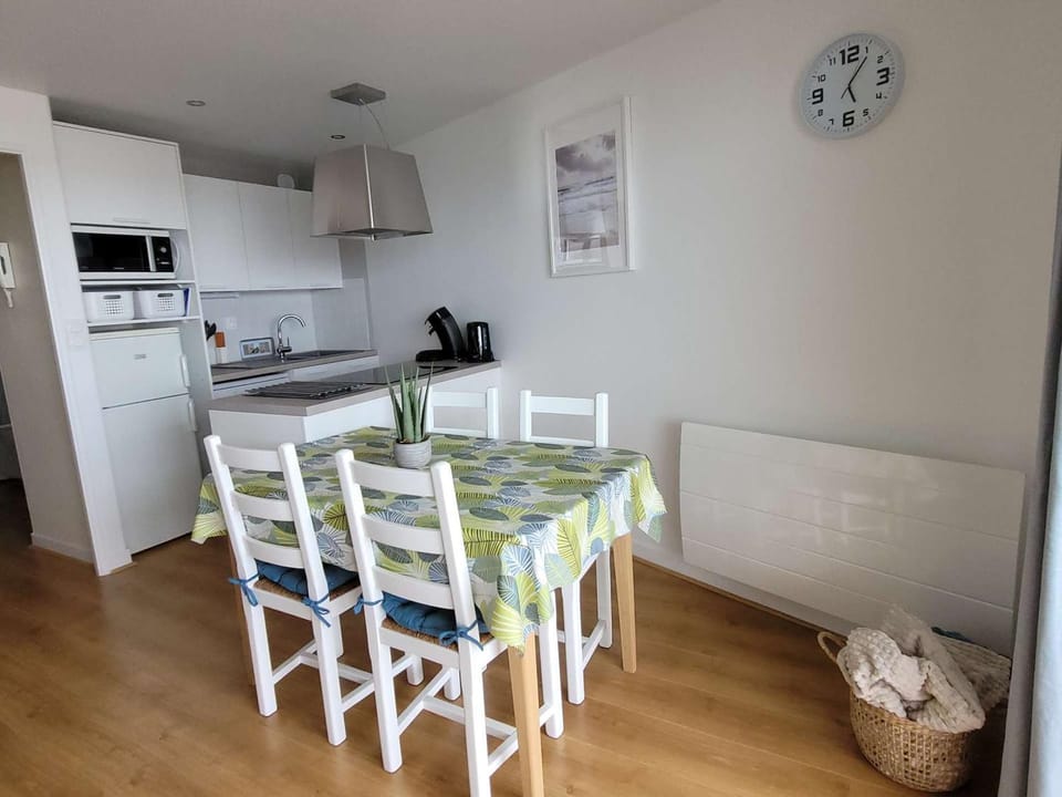 Appartement cosy face mer avec balcon et parking privé - FR-1-672-13 Apartment in Hauts-de-France