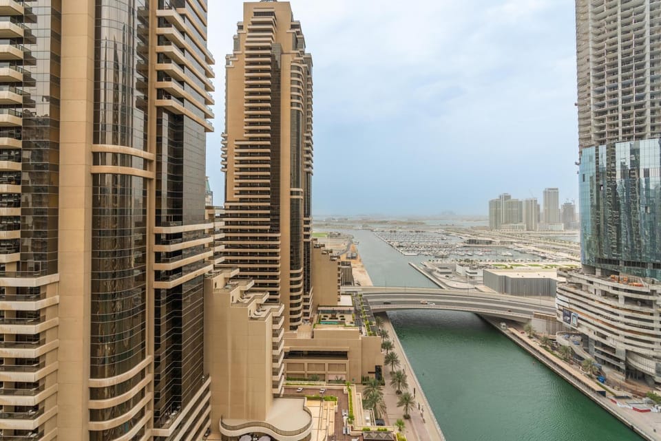 Property building, Day, Natural landscape, View (from property/room), View (from property/room), City view, City view, Lake view