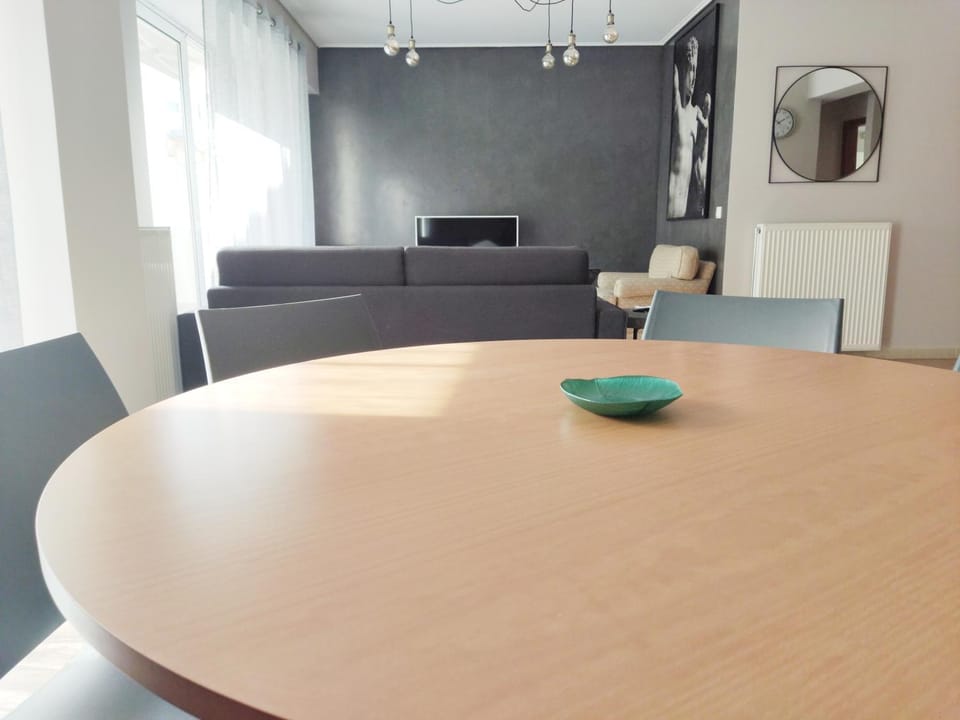 TV and multimedia, Living room, Dining area