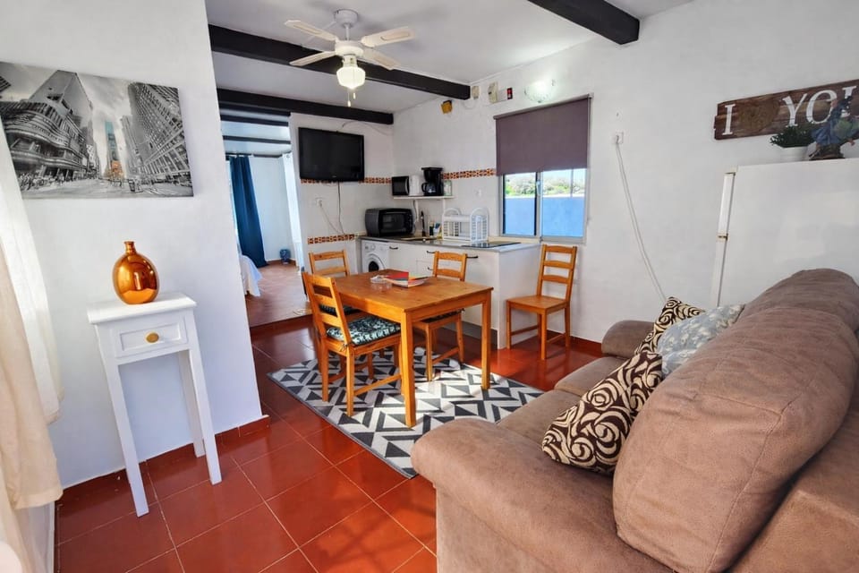 Living room, Dining area, kitchen