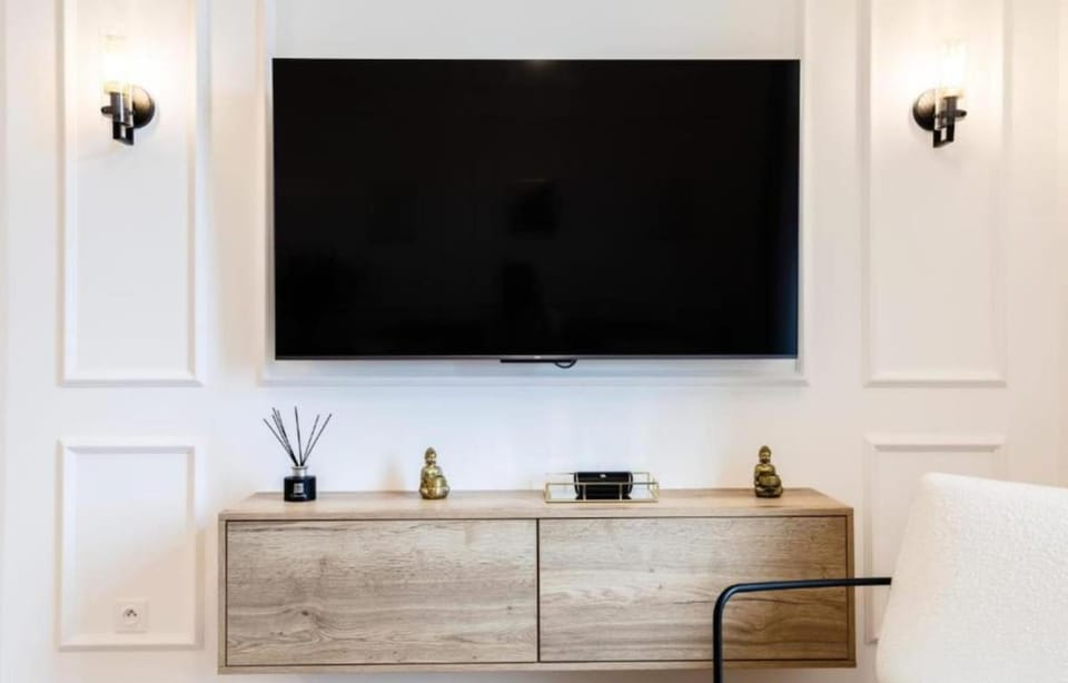 TV and multimedia, Evening entertainment