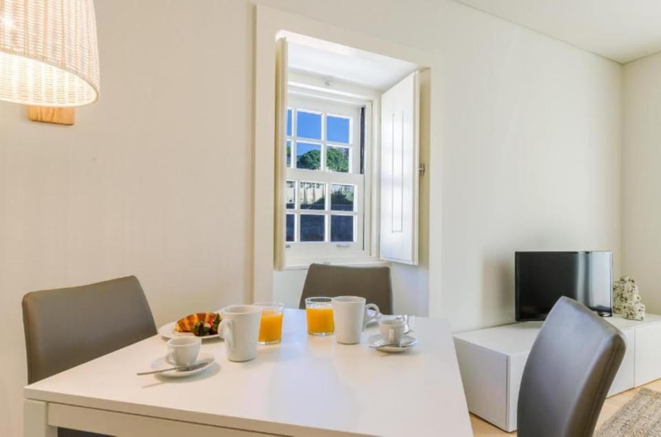Living room, Seating area, Breakfast