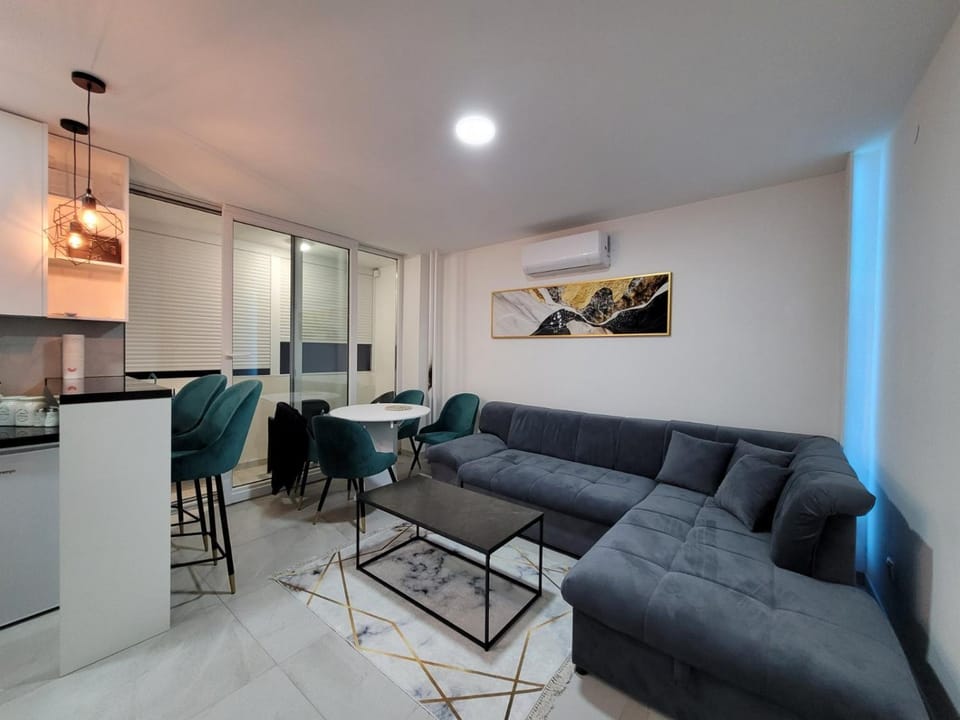 Stan m&s, Boulevard-centar grada Apartment in Federation of Bosnia and Herzegovina